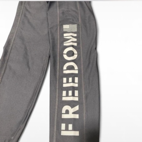 Under Armour Women's Freedom Gray Leggings - Picture 4 of 4